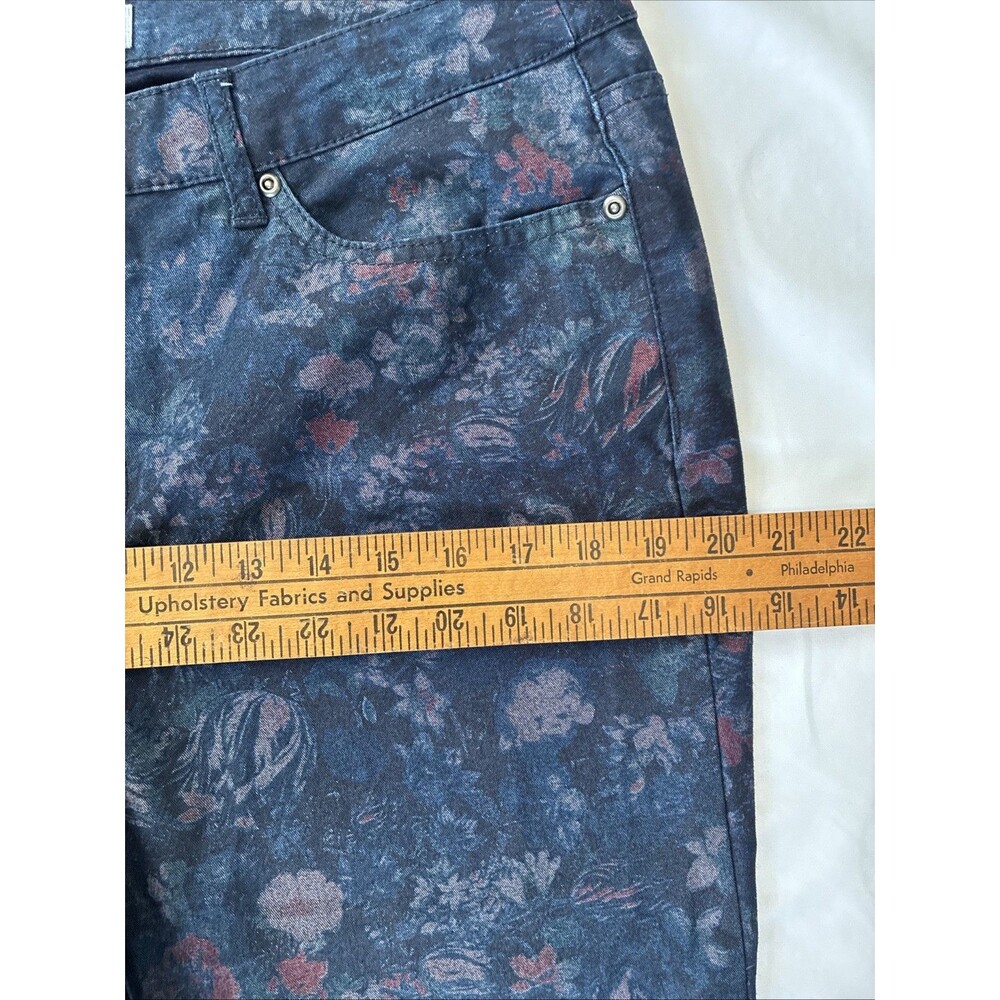 Christopher & Banks Dark Red Blue Printed Floral Twill Capri Cropped Pants Sz 12 - Picture 5 of 11